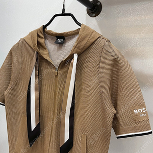 [새제품 25ss](44/xs) 보스골프 카멜베이지 스트링 올집업 후드 메쉬 니트조끼