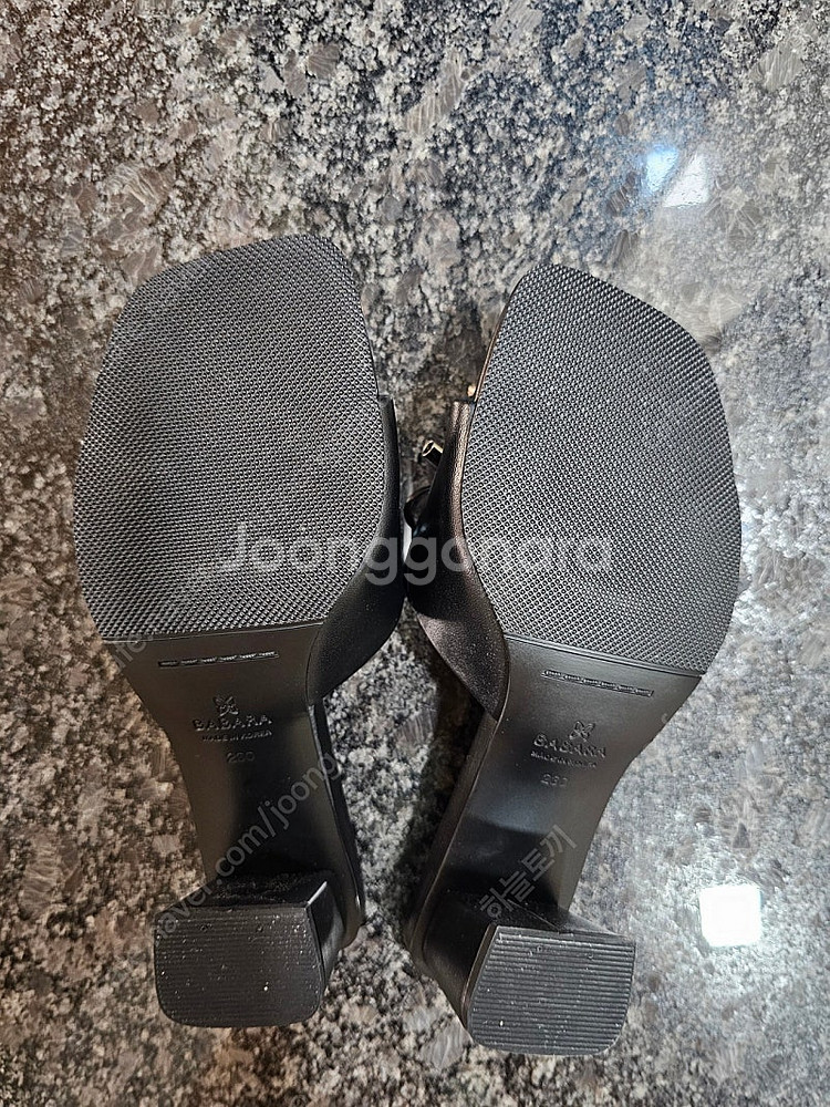 [새상품]바바라 양가죽 슬리퍼 230 팝니다--1
