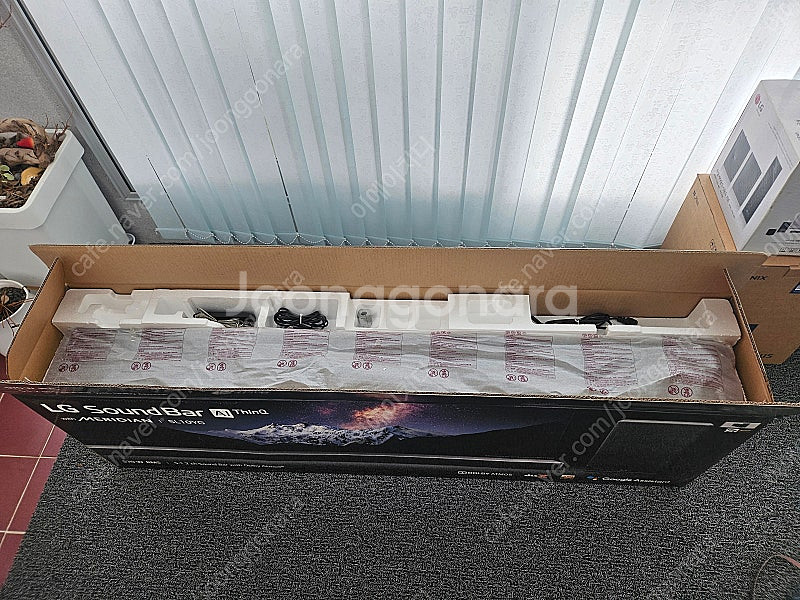 LG 사운드바 SL10YG+SPK8S 팝니다.--2