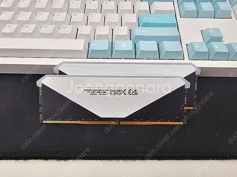 커세어 DDR4 3600 CL18 32GB 벤전스 RT...--0