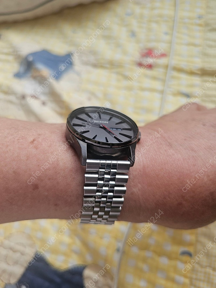 닉슨시계 이미지