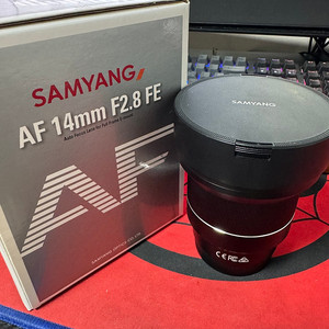 삼양 AF 14mm F2.8 FE 팝니다.