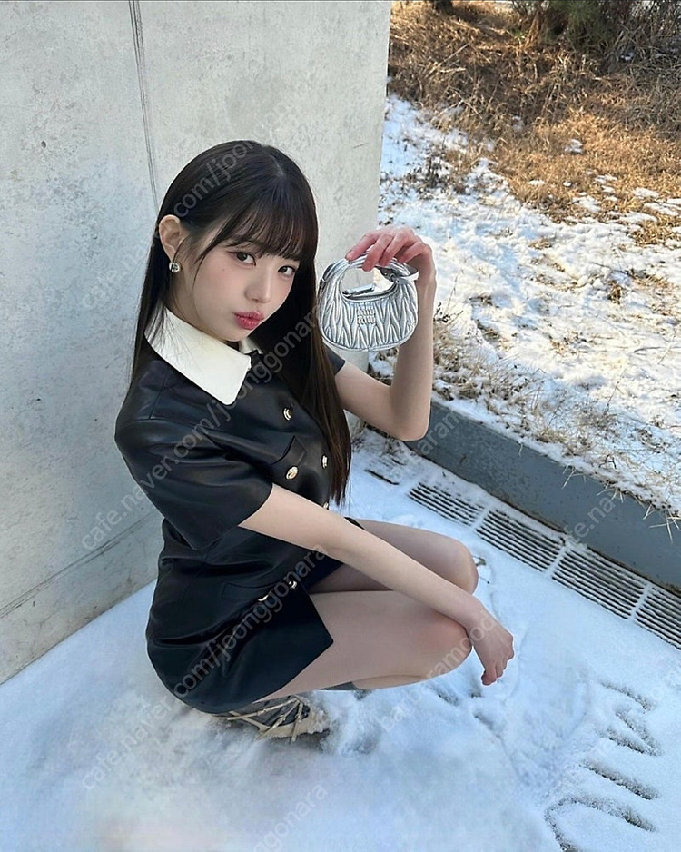 미우미우 완더 마테라쎄 나파 가죽 마이크로 호보백--8