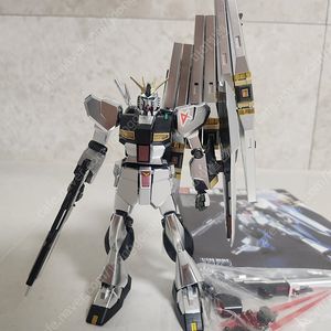 HG 뉴건담 메탈릭 코팅 완성품 (희귀 건담 프라모델)