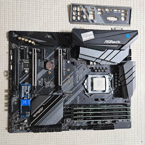 업그레이드로 부품 판매(i7-9700k, z390, m2.nvme 500g, 32g 램)