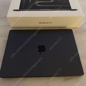 맥북프로 M3 pro 메모리18gb 512gb 14인치 스페이스 블랙 베터리 100% 풀박스 S급 팝니다.(서울, 175만)