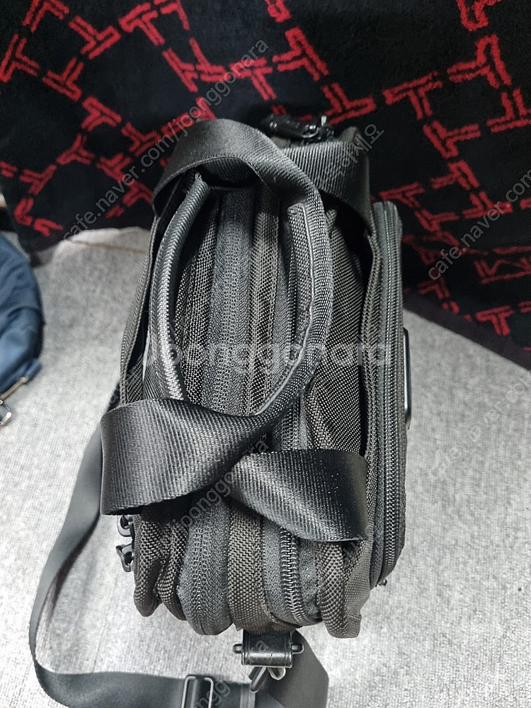 투미(TUMI) 알파 미디움 트래블 토트 22117D2--1