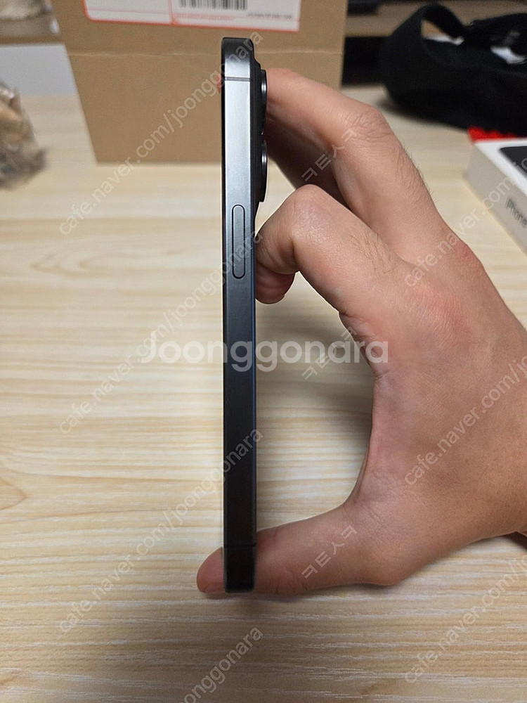 아이폰15프로 블랙티타늄 256GB--3