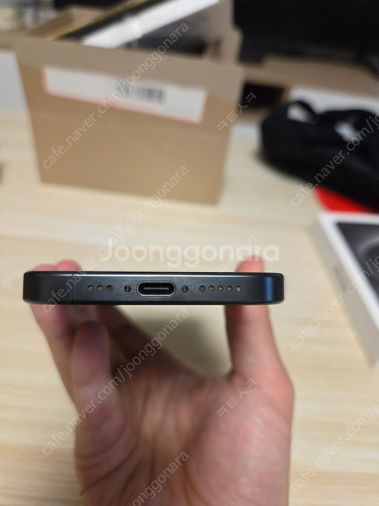 아이폰15프로 블랙티타늄 256GB--6