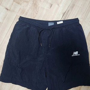 뉴발란스 반바지 새상품급 팝니다