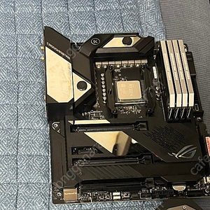 라이젠 7 5700X3D CPU+X570 Crosshair Formula+corsair DDR4 64gb dominator 도미 보드셋 판매합니다. (배송비포함)