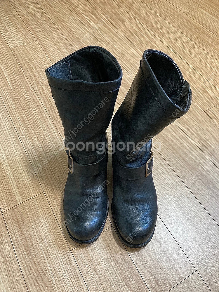 지미추 블랙 가죽 부츠 235--0