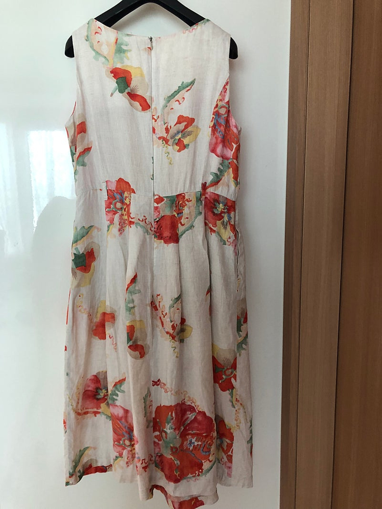 비꼴리끄 린넨100 플라워 미디 원피스 민소매 나시 플로럴 에이프런 꽃집아가씨 109000원 이미지