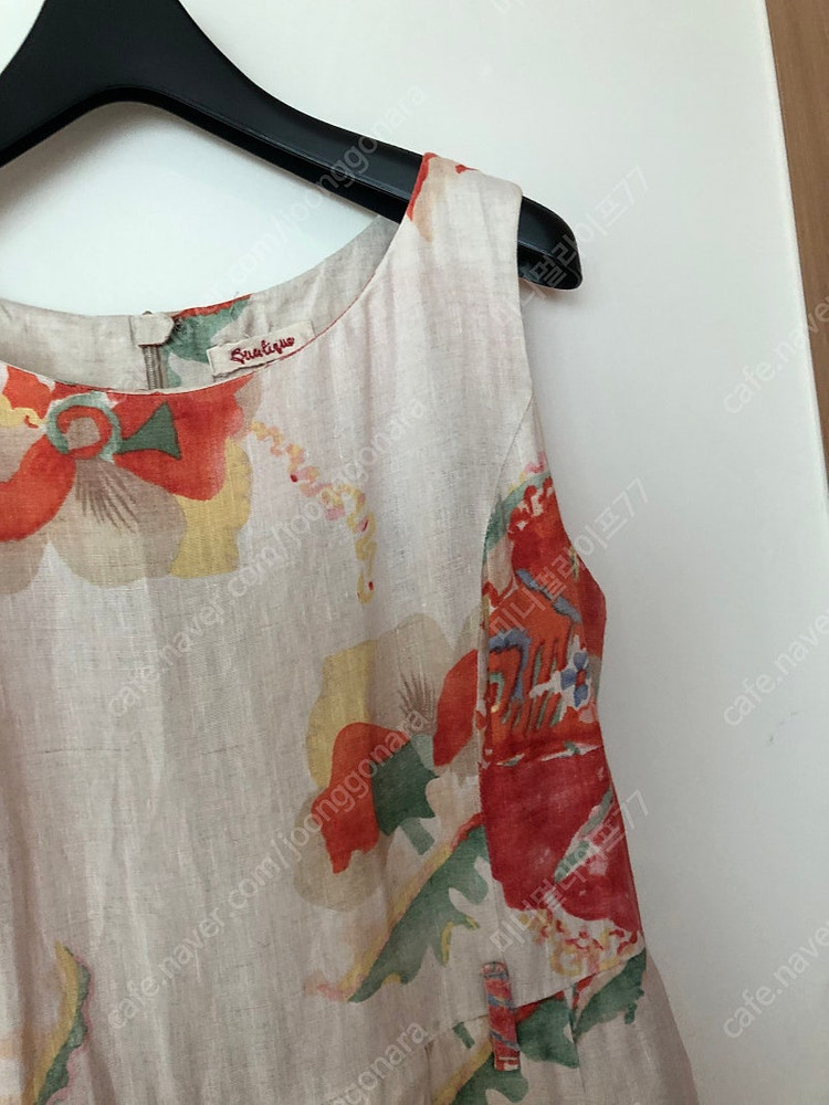 비꼴리끄 린넨100 플라워 미디 원피스 민소매 나시 플로럴 에이프런 꽃집아가씨 109000원 이미지