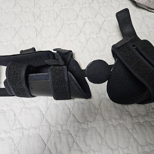 손목 팔꿈치 오른팔 보조기 팝니다.