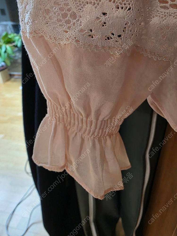 아떼 바네사브루노 블라우스 36사이즈--1