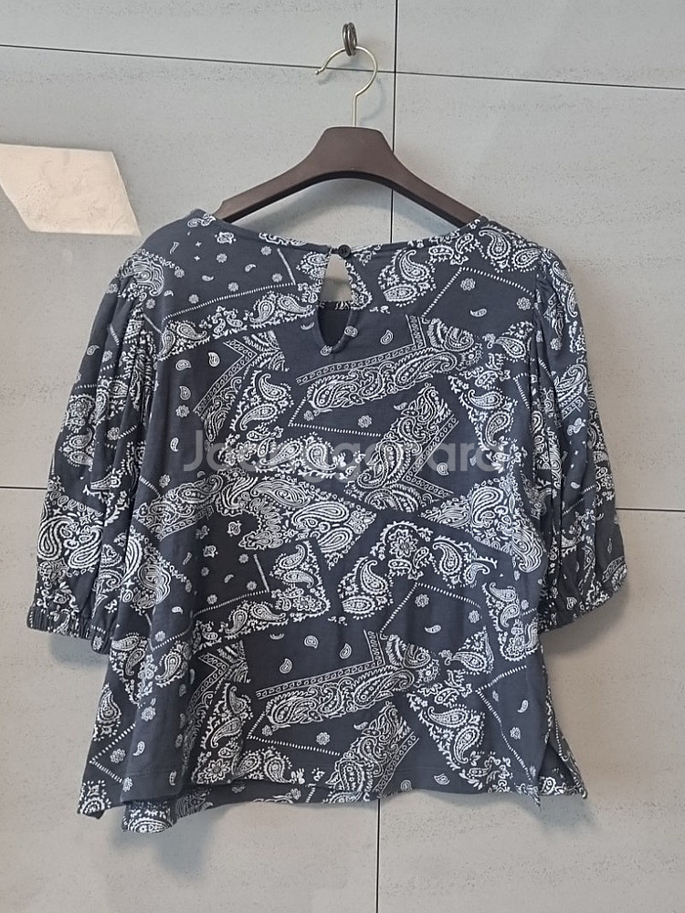 톰그레이하운드(TOM GREYHOUND) 페이즐리 반팔 블라우스--4