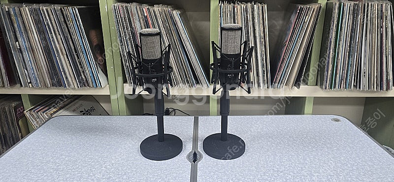 AKG P420 마이크 + 탁상용 스탠드 포함해서 팝니...--0