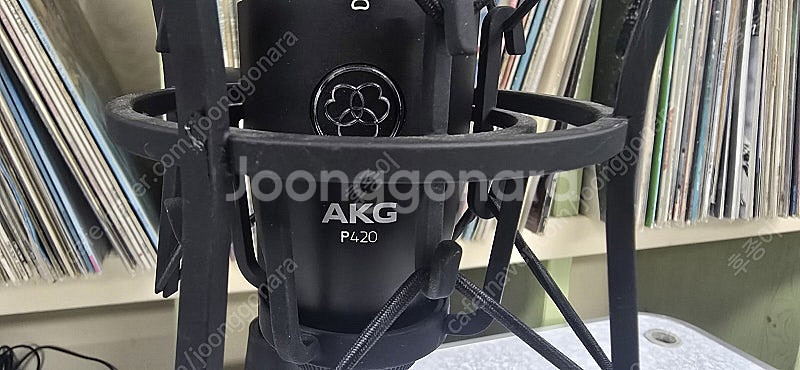 AKG P420 마이크 + 탁상용 스탠드 포함해서 팝니...--1