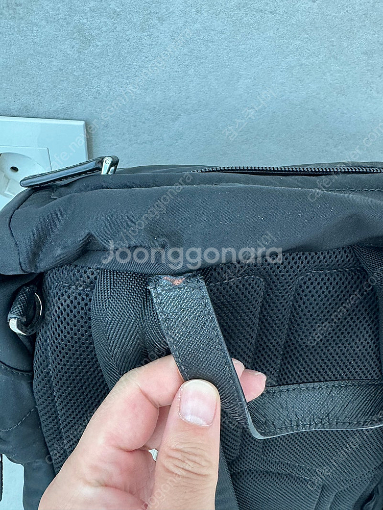프라다 백팩 2VZ135 판매합니다.--3