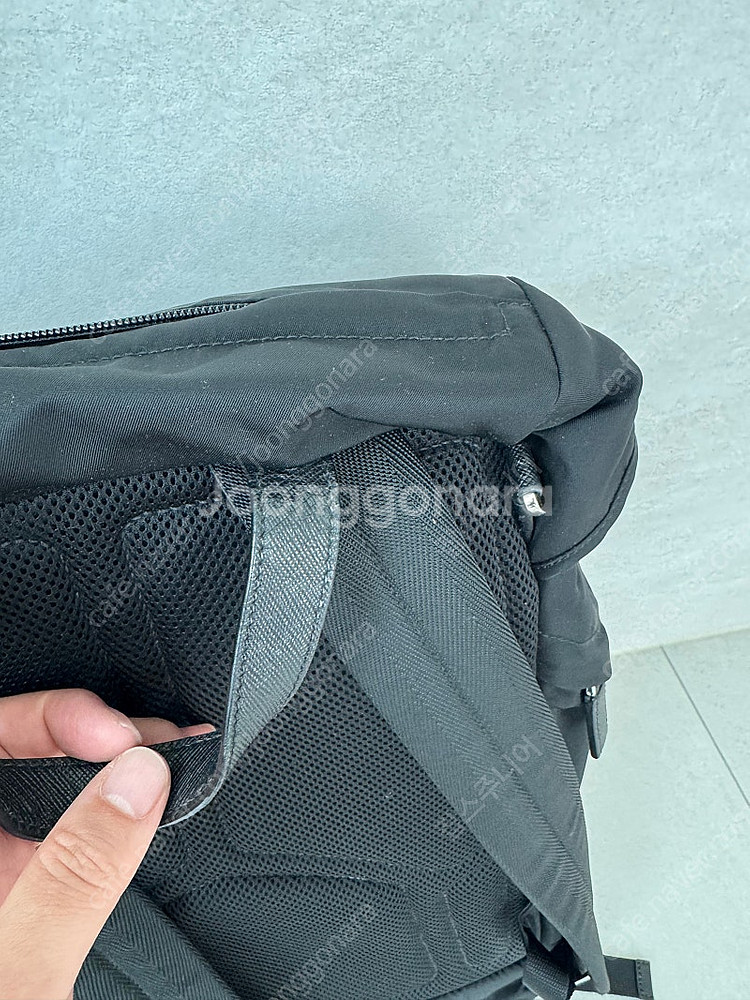 프라다 백팩 2VZ135 판매합니다.--4