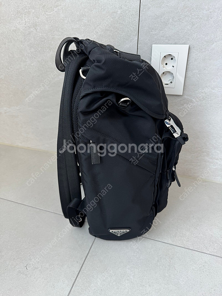 프라다 백팩 2VZ135 판매합니다.--7