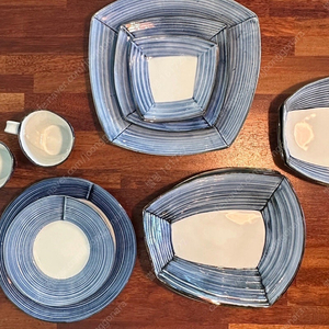 이천도예공방 ‘심스’ 시그니처 그릇 일괄 이미지