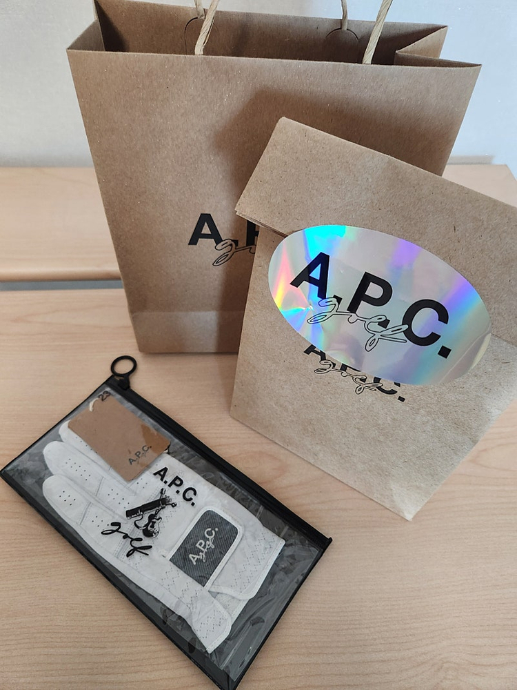A.P.C 골프장갑 타이틀리스트 골프공 캐디톡 미니미 거리측정기 지포어 골프티 브릿지스톤 이미지