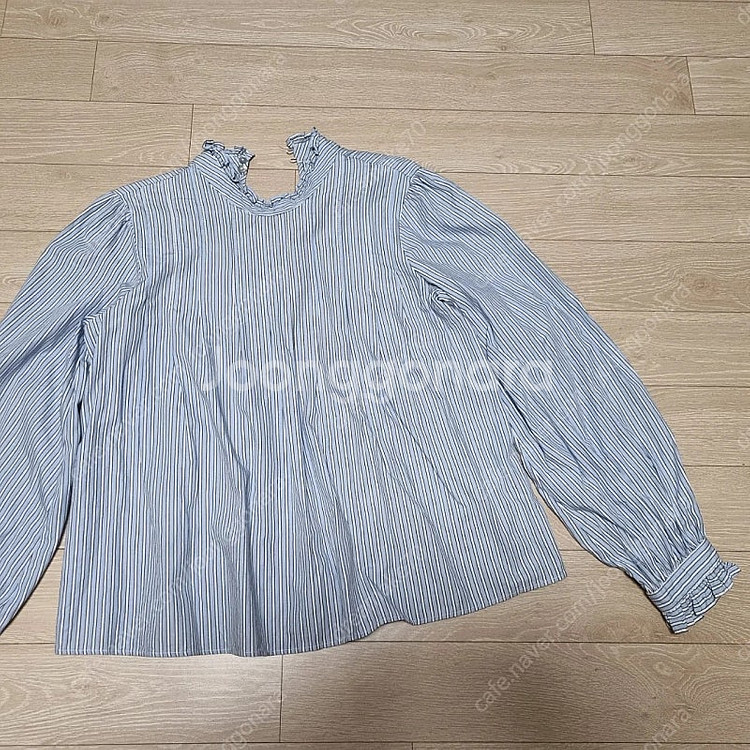 깔끔하고 고급스런 자라 zara 블루톤 스트라이프 셔츠...--0
