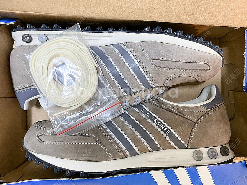 새상품 아디다스 LA 트레이너 스니커즈 Q35067--0