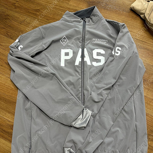 파스노말 스튜디오 자전거복