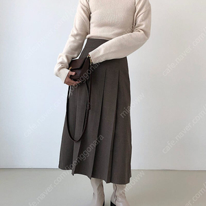 나이브실루엣 소피 모직 핀턱 주름 A라인 스커트 플리츠 가을 결혼식 하객룩 경조사룩 연말룩 파티룩 가을옷 가을 치마 스커트 롱스커트 원피스 드레스 시에 sie