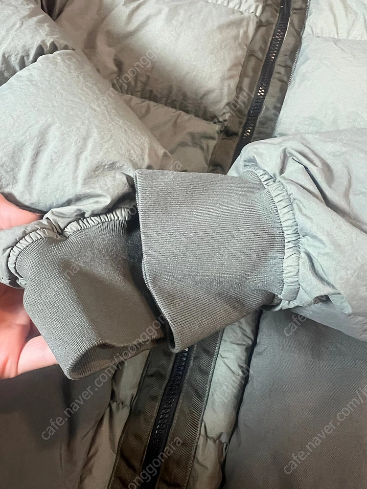 스투시 뽀글이. 몽클레어 패딩14y. cp 컴퍼니 고글자켓. 이미지