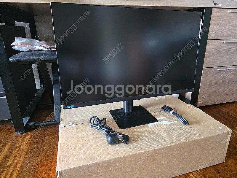 삼성 27인치 4K 모니터 S27D700 팝니다--0
