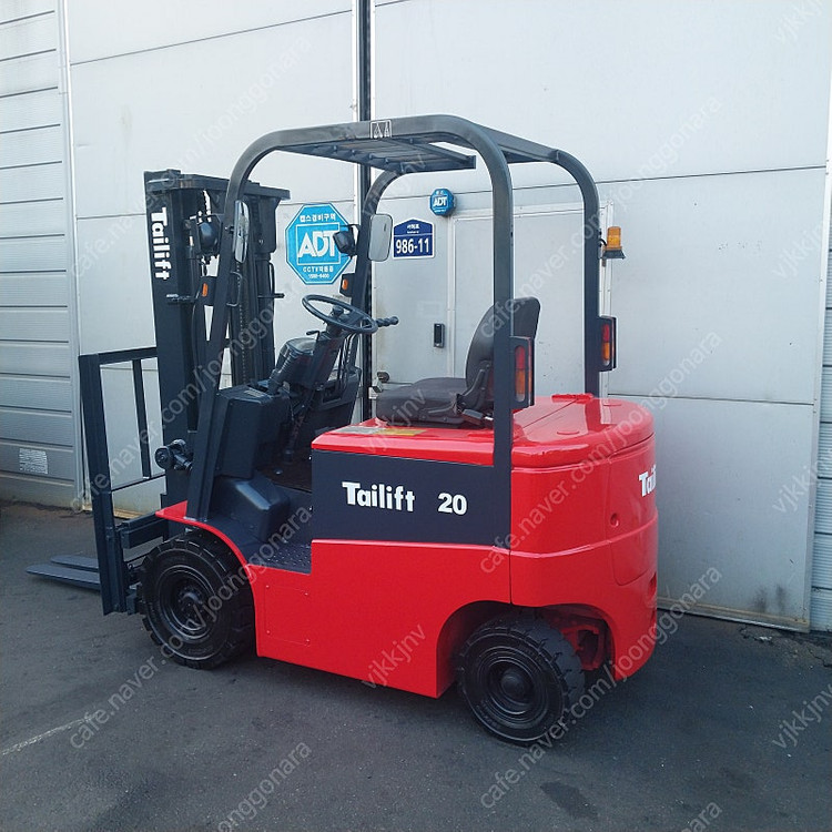 삼익리프트 전동지게차 2.0톤 자동발 장착 1770시간 사용 중고 [신차수준]--2