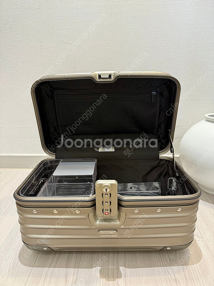 리모와 오리지널 뷰티캐리어 티타늄골드 색상--9
