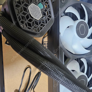 쿨러마스터 MASTERLIQUID 240 ATMOS 2 vrm팬 커버 버전 판매 합니다.