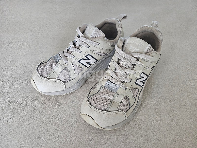 뉴발란스 878 베이지 185사이즈--0