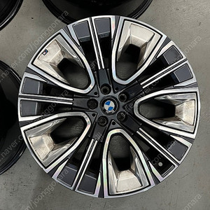 bmw g70 7시리즈 퓨어 엑셀런스 906m 20인치 휠 판매합니다