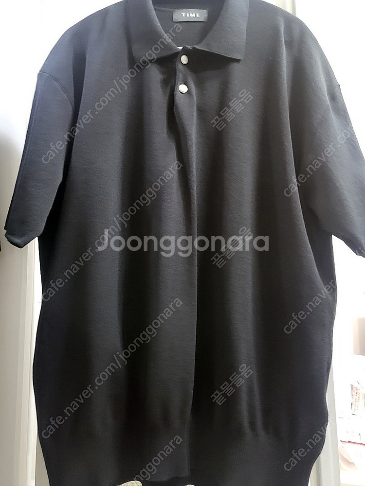 타임옴므 클래식 버튼 카라 니트 블랙 110 팝니다.--0