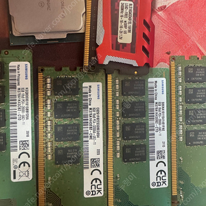 I5 9500 및 DDR4 16/8GB 팝니당
