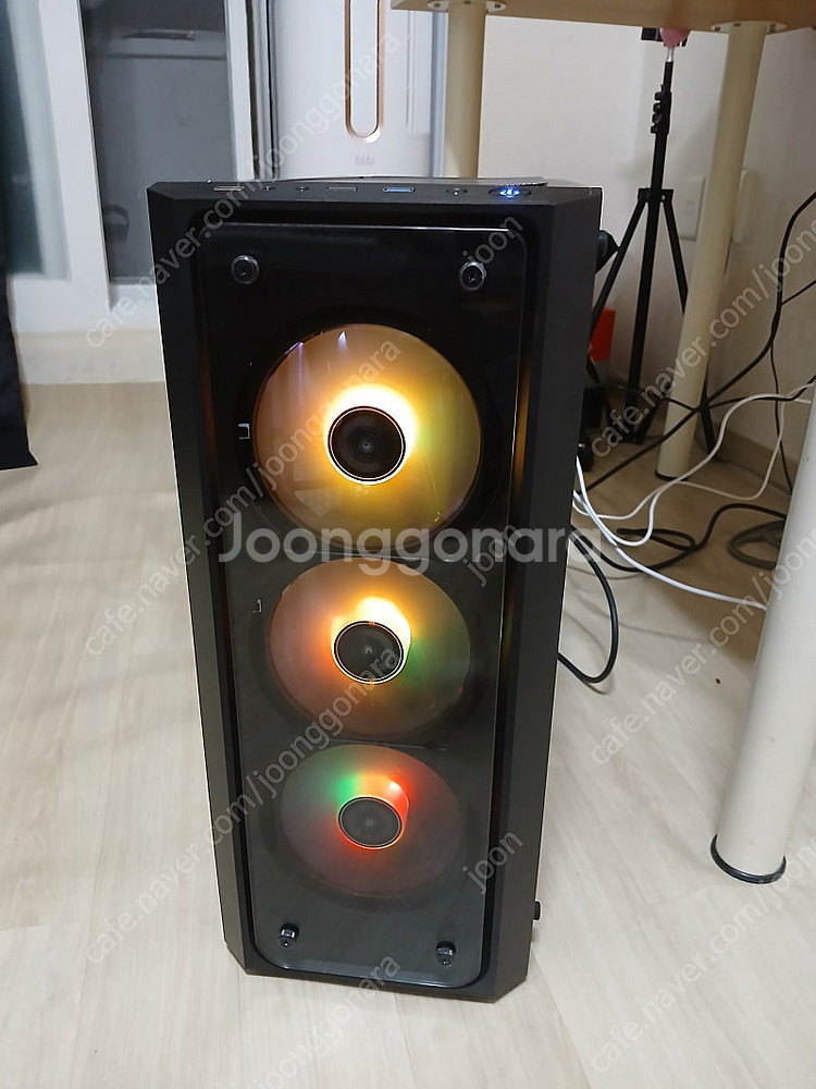 컴퓨터본체 DESKTOP-GS1T3IK+ 모니터 팝니다--0