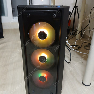컴퓨터본체 DESKTOP-GS1T3IK+ 모니터 팝니다