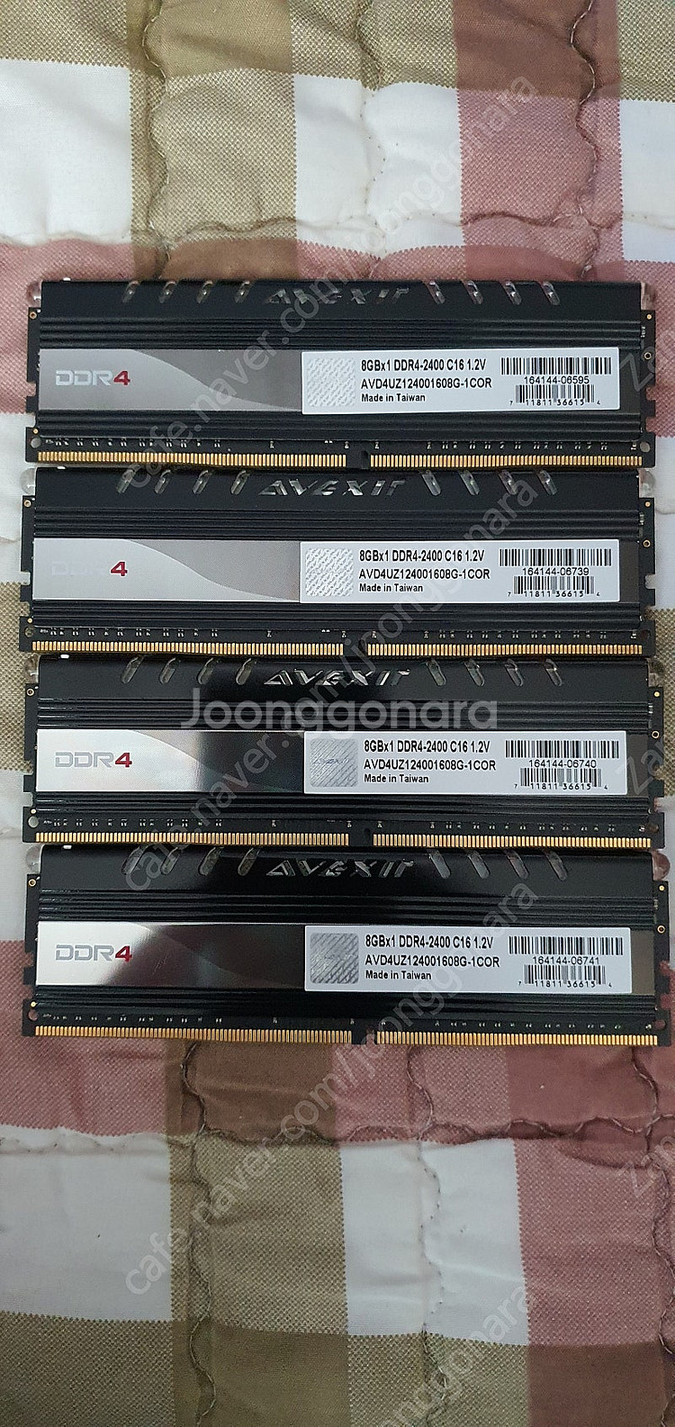 아벡시아 DDR4 8기가 4장 셋트 총 32기가--0