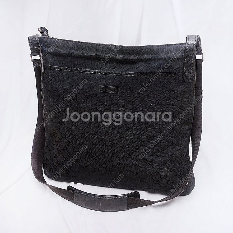 구찌 (GUCCI) GG 블랙 모노그램 캔버스 레더 숄...--0