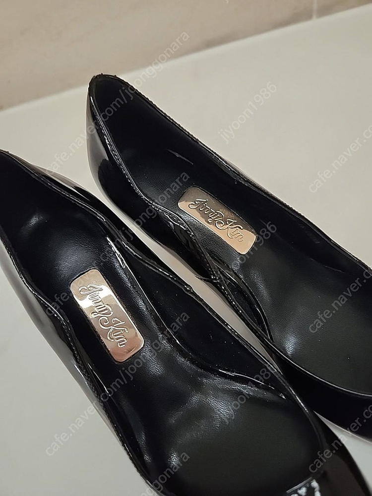 지니킴 Jenny Kim 블랙 Chicky 구두 기본구두 에나멜 정장구두 이미지