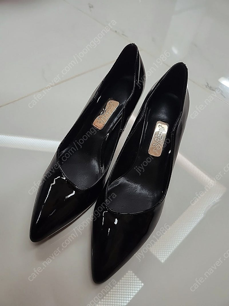 지니킴 Jenny Kim 블랙 Chicky 구두 기본구두 에나멜 정장구두 이미지