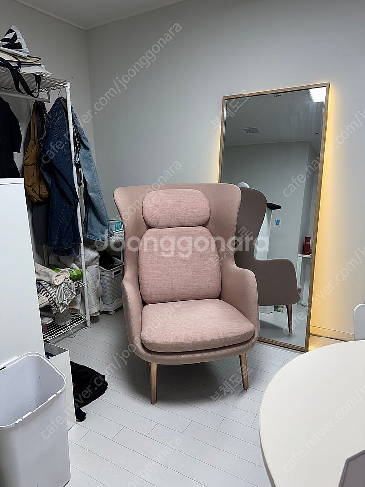 프리츠한센 로체어 핑크 정품--1