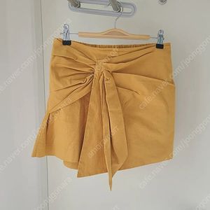 여성 언발 디자인 치마 반바지 머스타드 옐로우 ~55 / 써스데이아일랜드 자라 망고 유니클로 그로브스토어