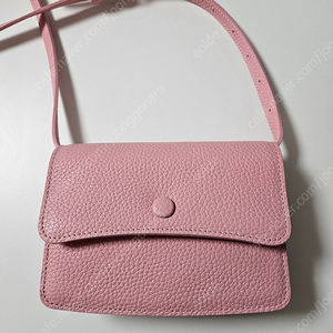 봉긋박스 벚꽃핑크 크로스백 8만원